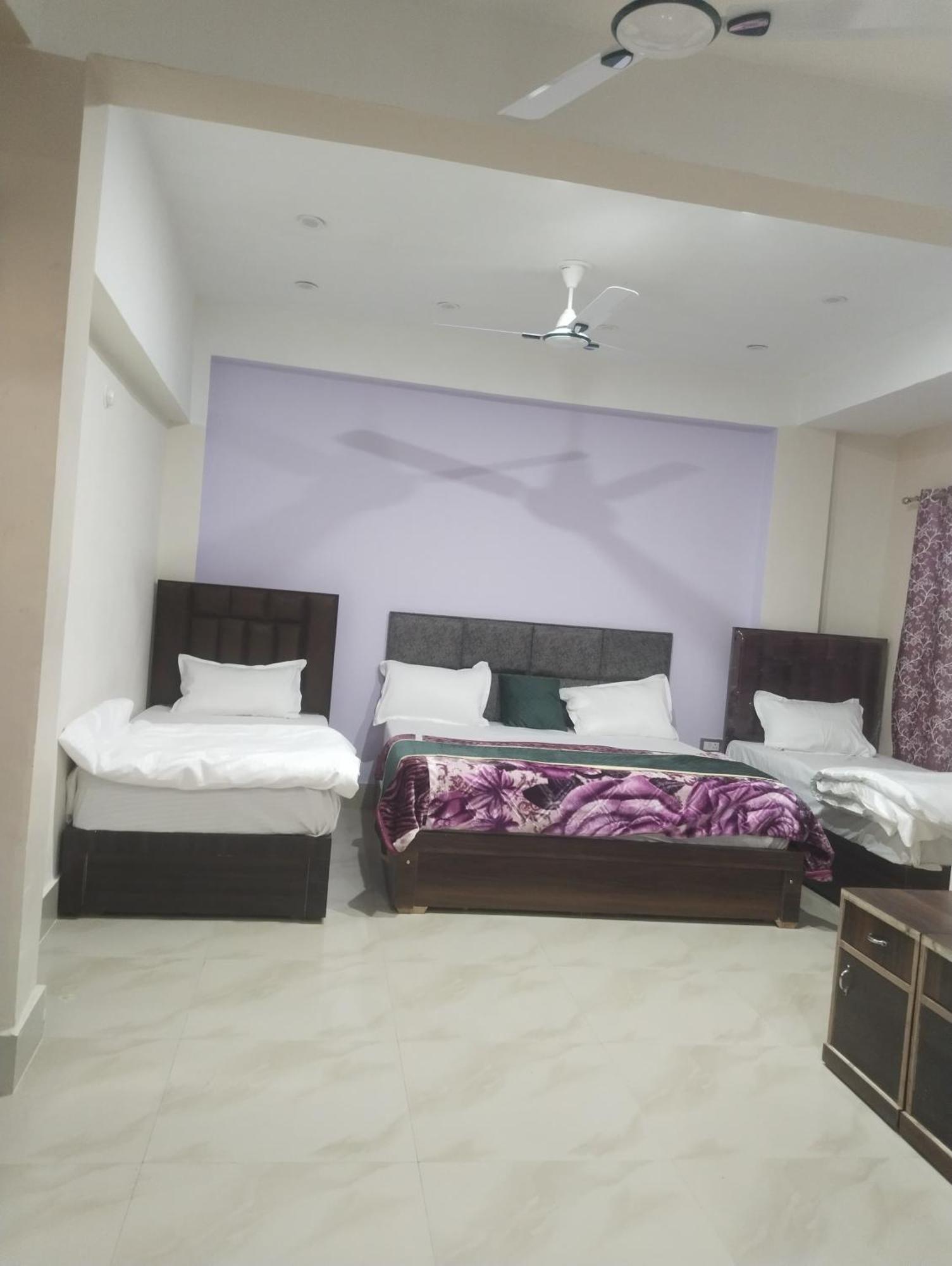 Dixit Residency Hotel Vrindāvan Exterior photo