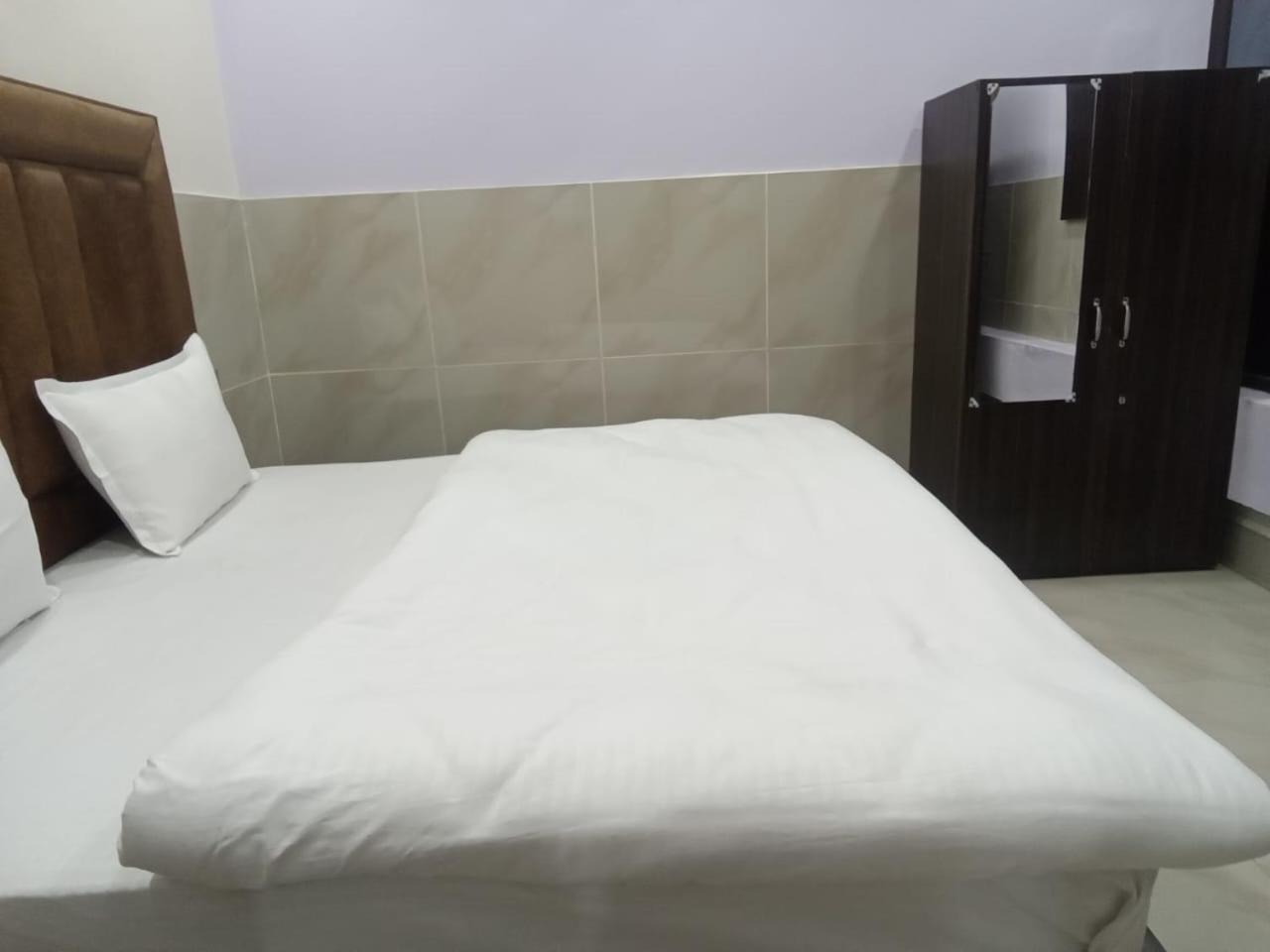 Dixit Residency Hotel Vrindāvan Exterior photo