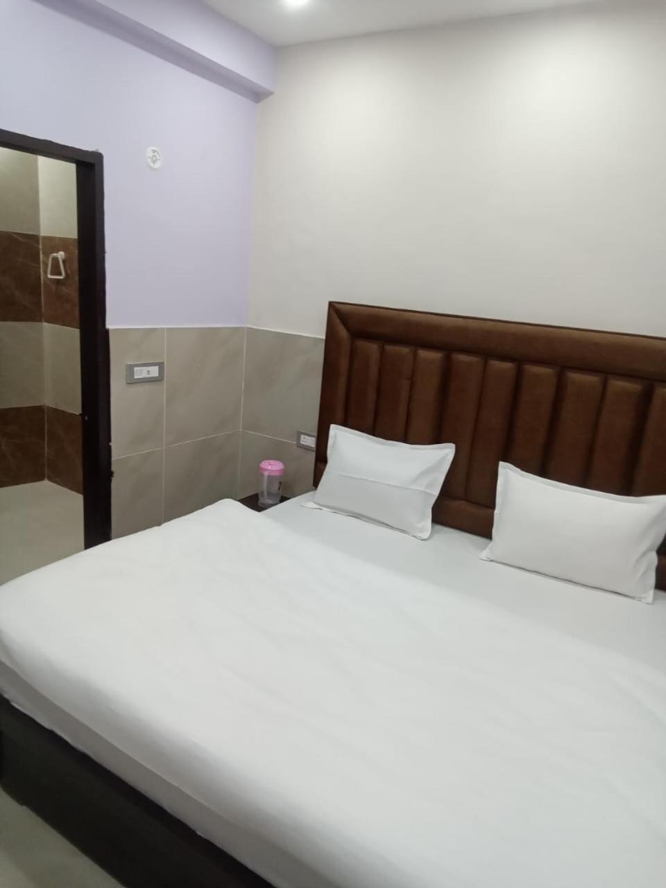 Dixit Residency Hotel Vrindāvan Exterior photo