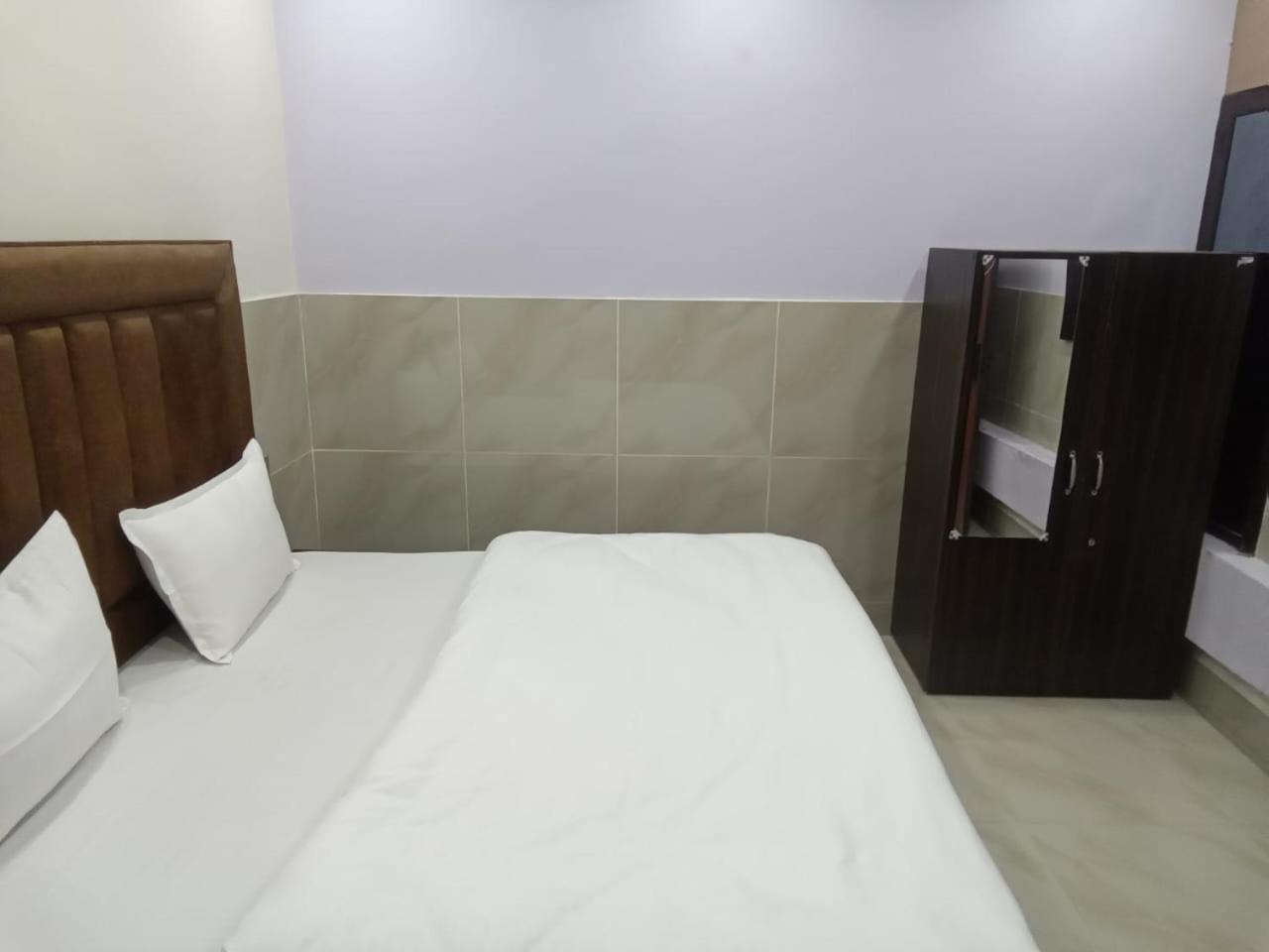 Dixit Residency Hotel Vrindāvan Exterior photo