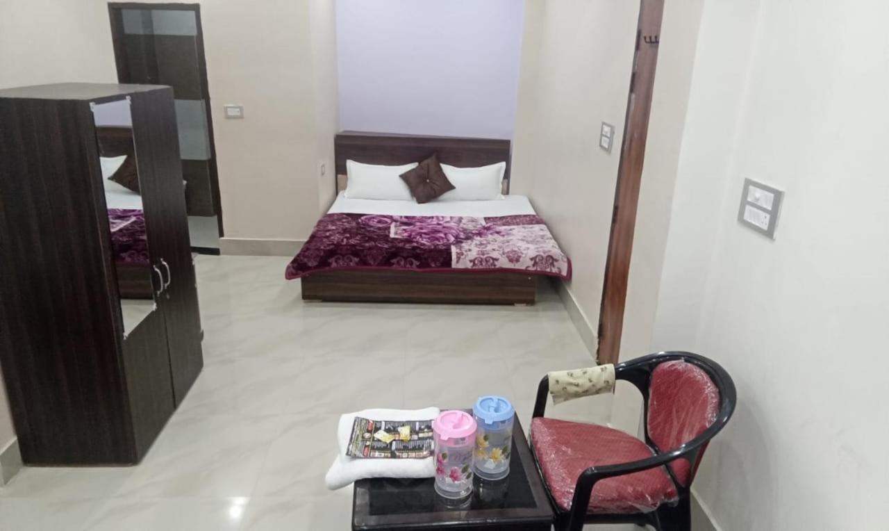 Dixit Residency Hotel Vrindāvan Exterior photo
