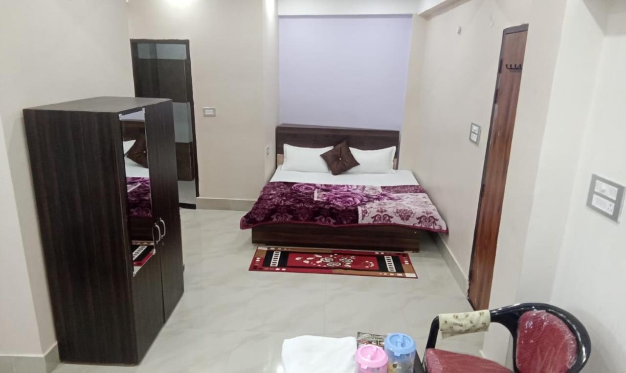 Dixit Residency Hotel Vrindāvan Exterior photo