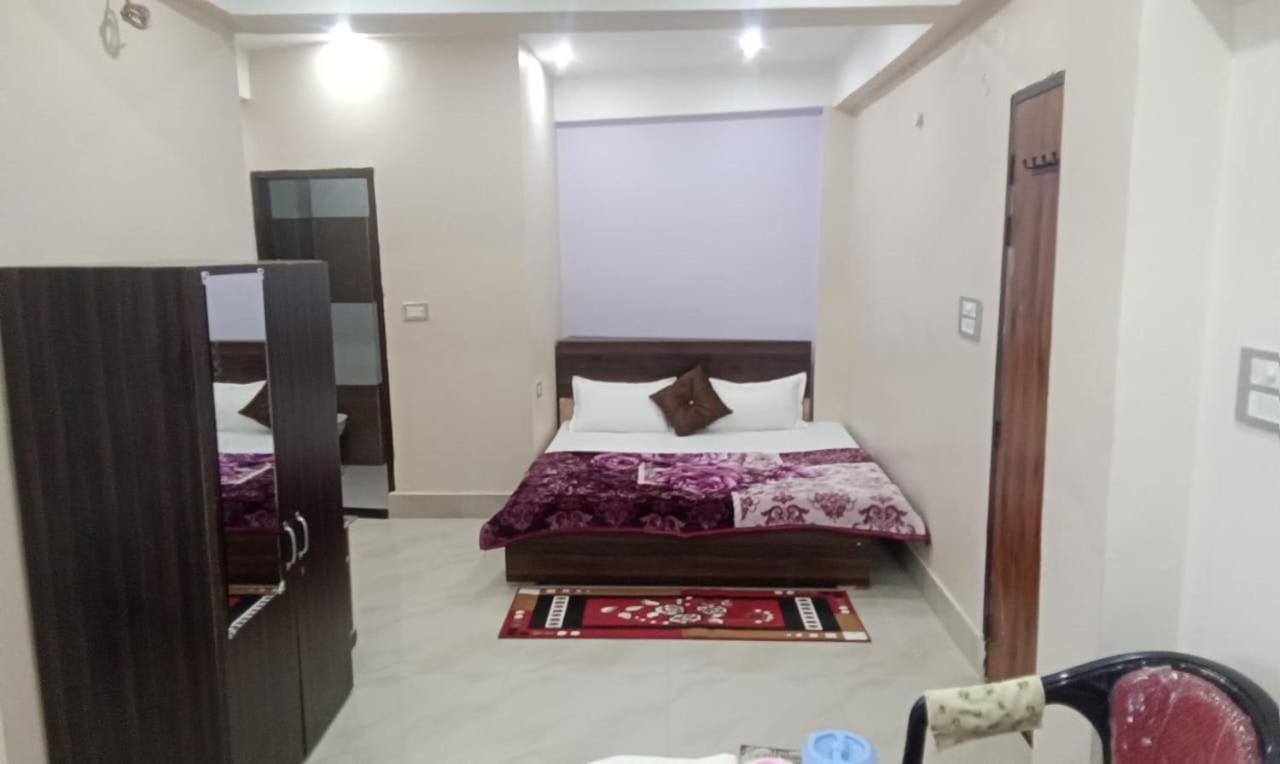 Dixit Residency Hotel Vrindāvan Exterior photo