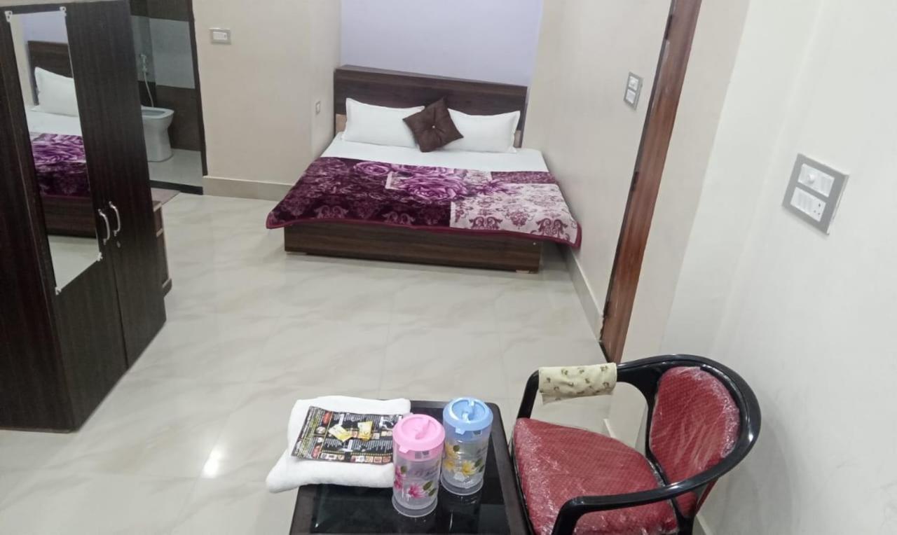 Dixit Residency Hotel Vrindāvan Exterior photo